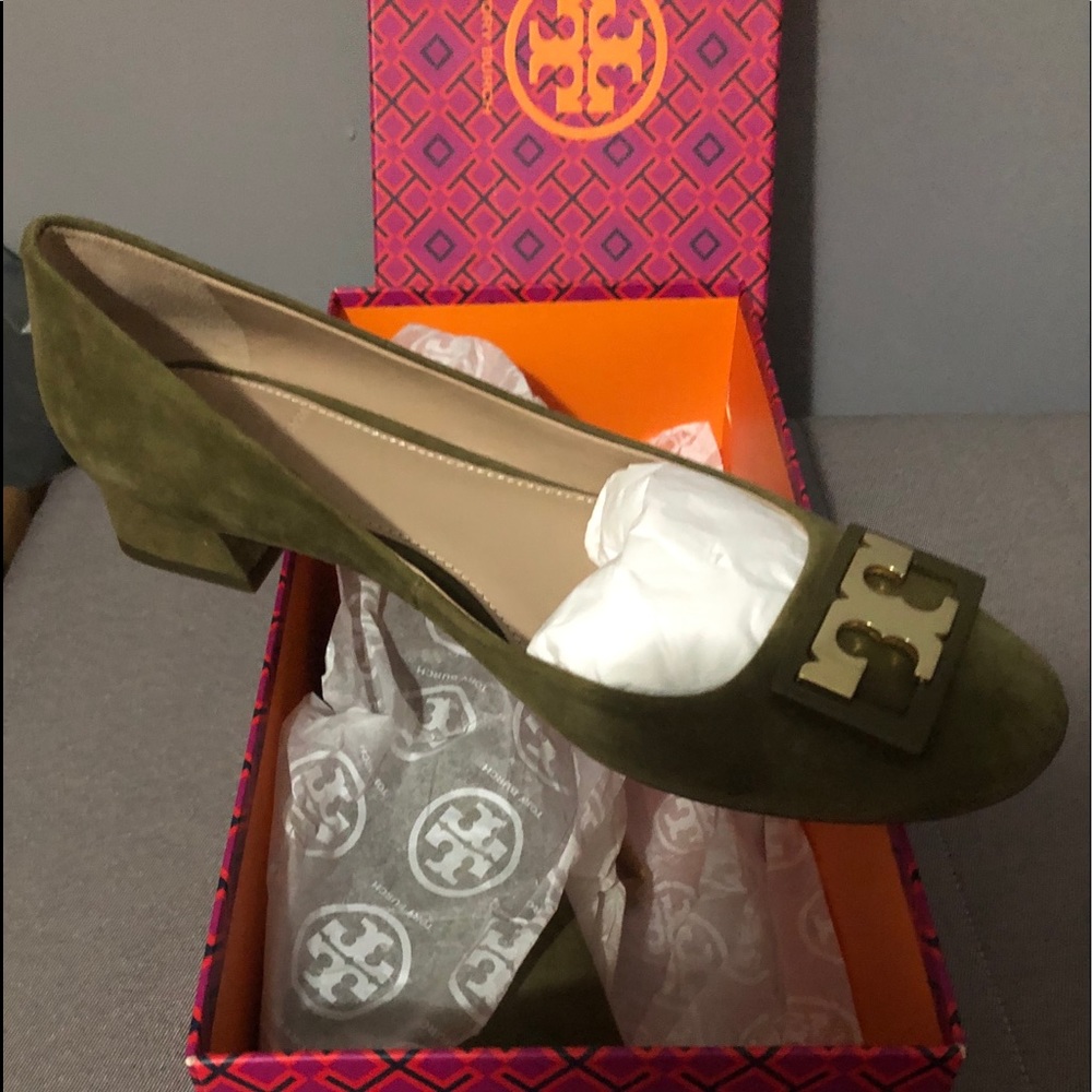 NWT Tory Burch Gigi Pump - Suede